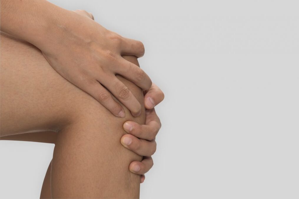 Osteoartróza kolenního kloubu, doprovázená omezeným pohybem a bolestí v koleni