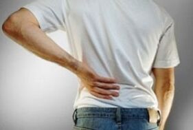bolest dolní části zad způsobená osteochondrózou